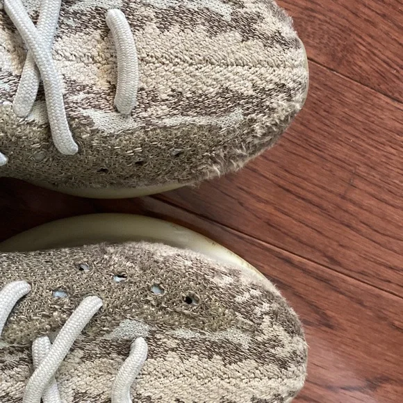 Yeezy Boost 380 - Picture 9 of 11